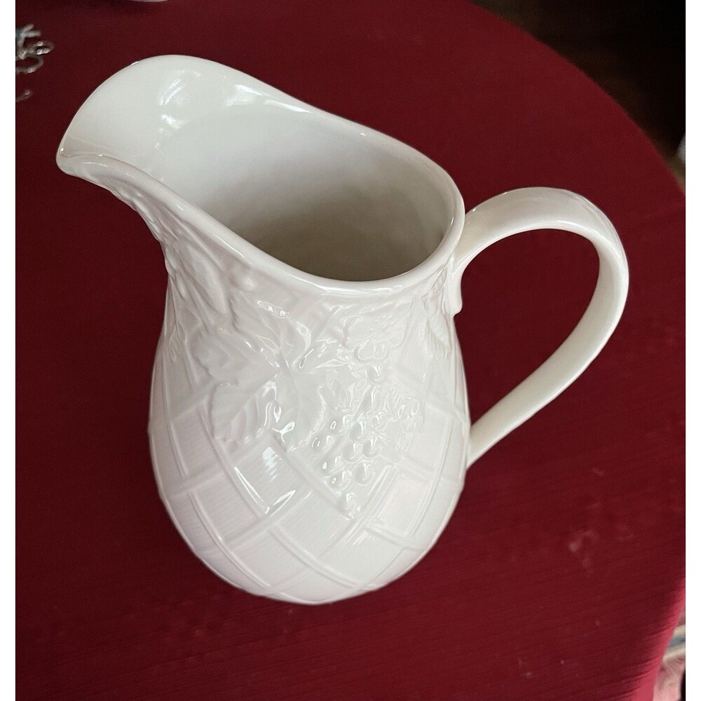 Mikasa English Countryside Pitcher White DP900